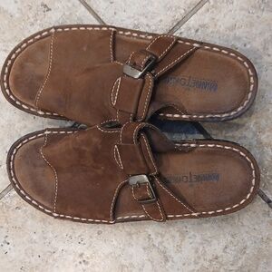 Minnetonka Brown Leather Gilly Slide Sandal